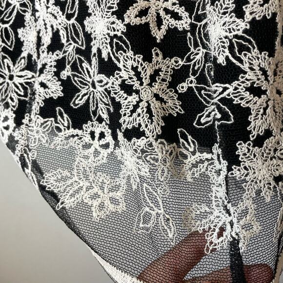 White House Black Market WHBM A-Line Skirt Mesh Embroidered 6 - Picture 5 of 6